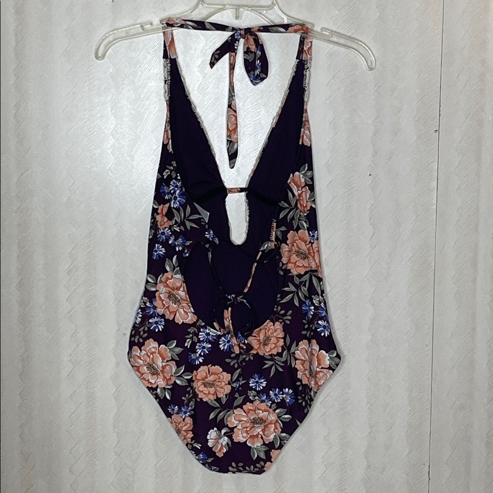 🌺 KONA SOL one piece swimsuit
Floral Crochet Boho Large V-neck
Tie Neck Soft - Picture 8 of 9